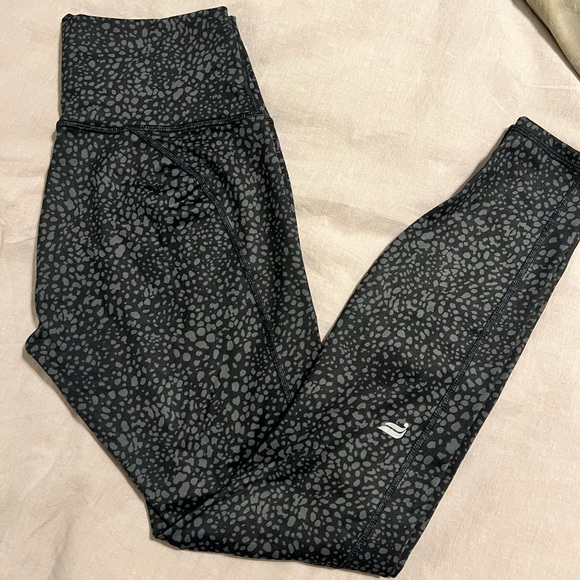 Fabletics Powerhold Leggings - Picture 1 of 3